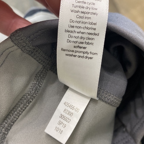 Athleta grey crop leggings size large. - Picture 13 of 14